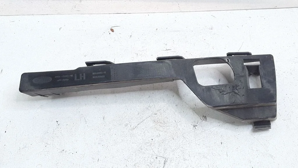 Esistange kinnitusklamber 4M5117E857AC