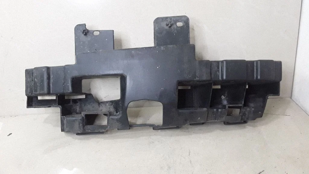 Esistange kinnitusklamber 3M5117E857