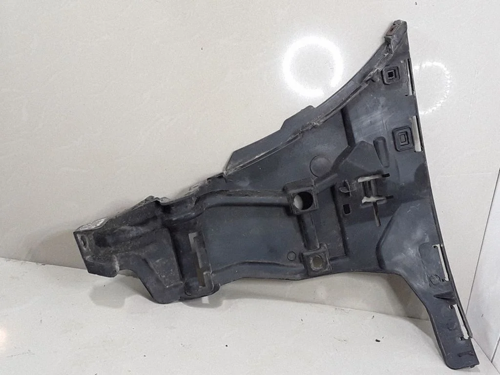 Front bumper mounting bracket – Volvo S60 (2005-2010)