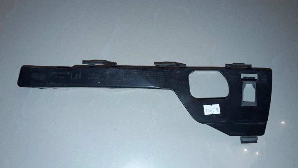 Esistange kinnitusklamber 4M5117E857AC