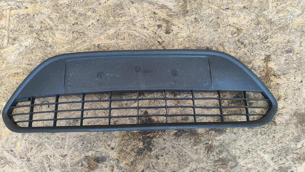 Esistange alumine võre (kolmeosaline) – Ford Focus (2010-2017)