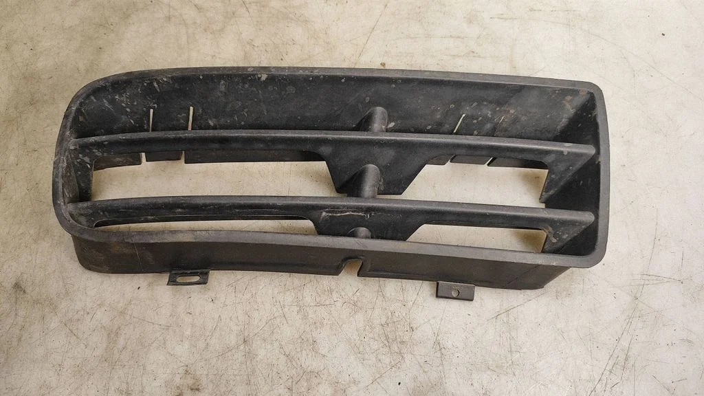 Front bumper lower grill 1J0853666E