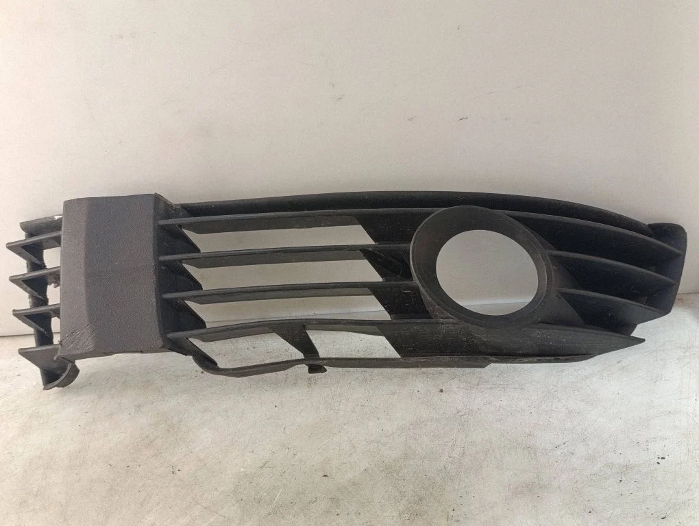 Front bumper lower grill – left