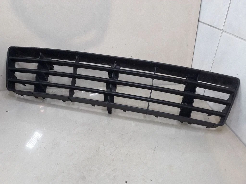 Front bumper lower grill 4B0807683F