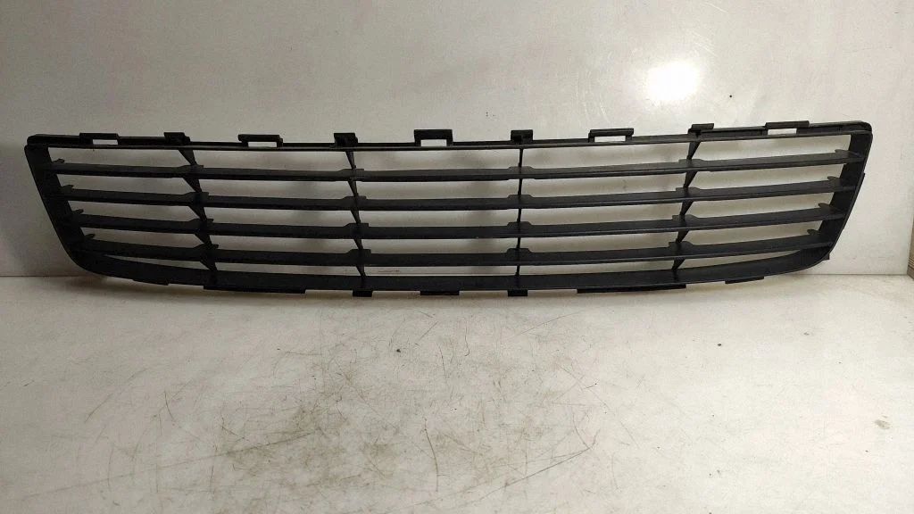 Front bumper lower grill 5311202080