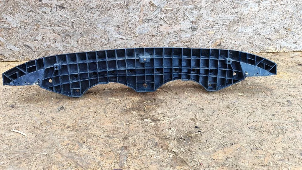 Esistange alumine osa (huul) – Subaru Legacy (2010-2016)