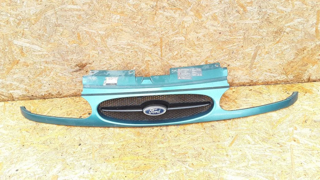 Front bumper upper radiator grill – Ford Galaxy (1995-2000)