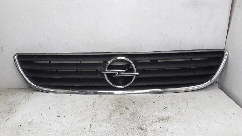 Front bumper upper radiator grill – Opel Zafira A (1999-2005)