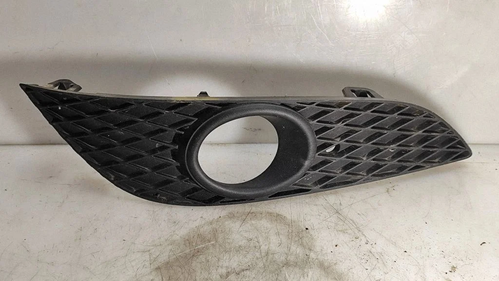 Front fog light trim/grill 13225765