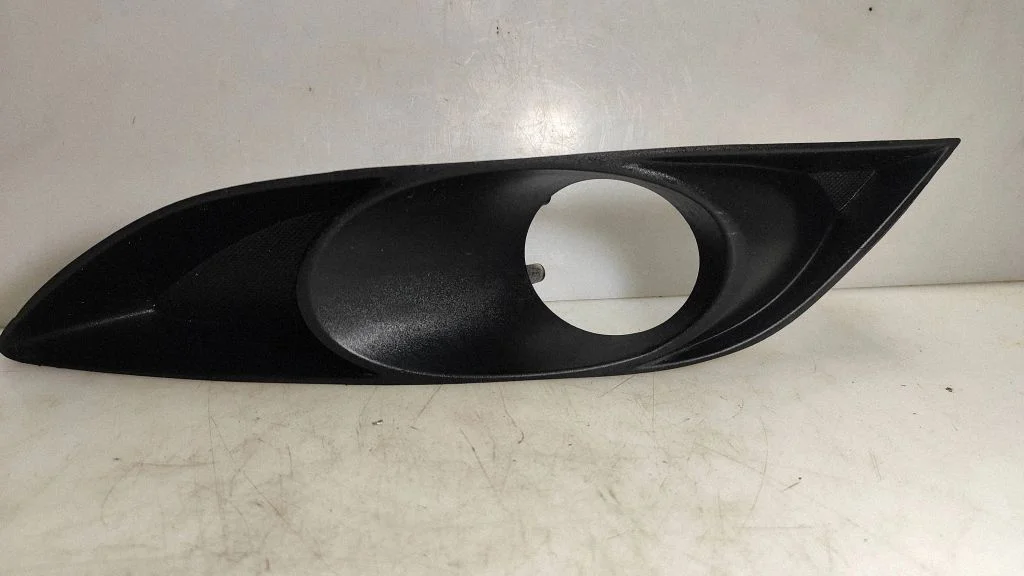 Front fog light trim/grill 8148202040