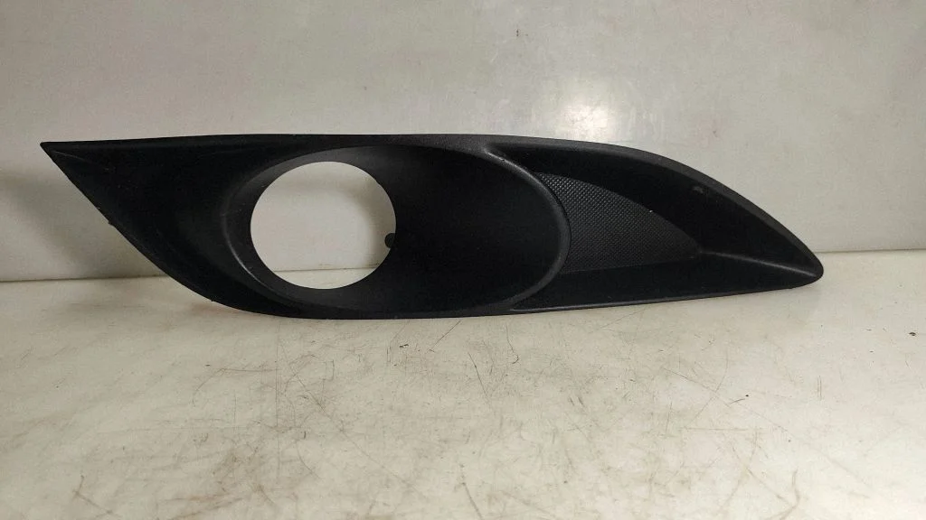 Front fog light trim/grill 8148102050
