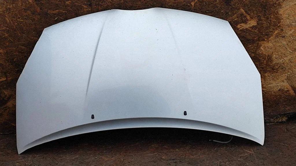 Mootorikapott – Toyota Corolla Verso AR10 (2004-2009)