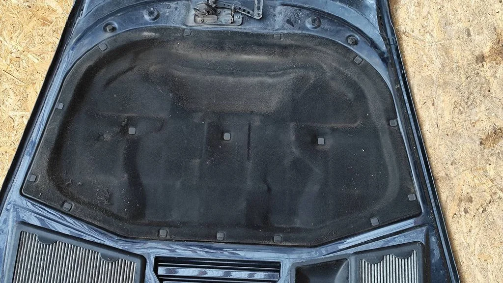 Mootorikapoti heli-/soojusisolatsioon – Volkswagen Phaeton (2002-2016)
