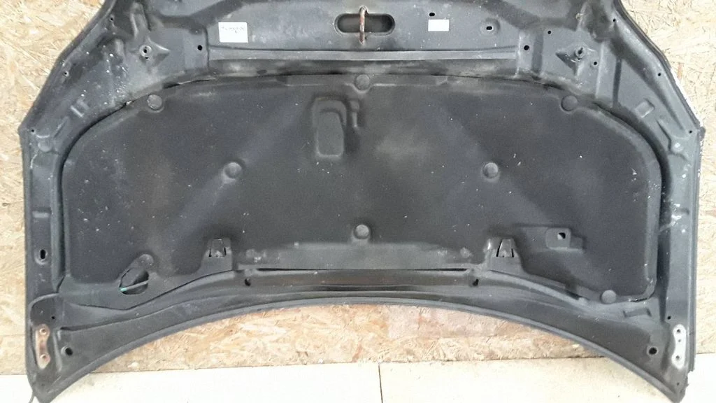 Mootorikapoti heli-/soojusisolatsioon – Toyota Avensis T250 (2003-2006)