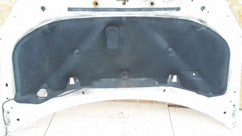 Mootorikapoti heli-/soojusisolatsioon – Toyota Avensis T250 (2003-2006)