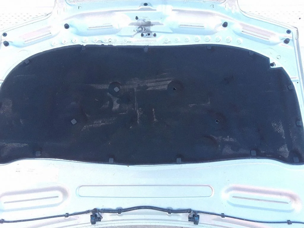 Mootorikapoti heli-/soojusisolatsioon – Audi A6 Allroad C5 (1999-2005)