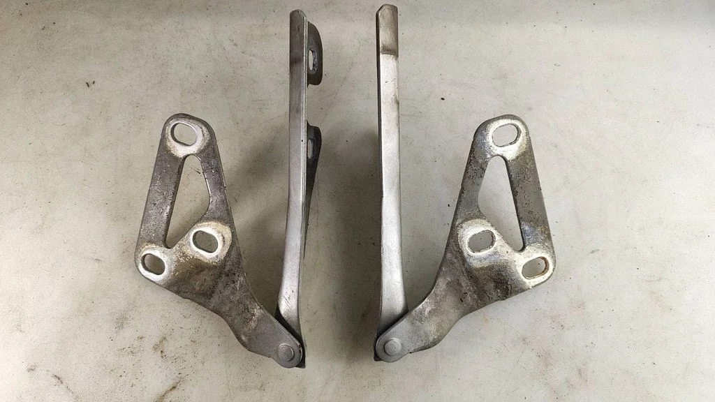 Engine bonnet/hood hinges – Opel Vectra C (2002-2005)