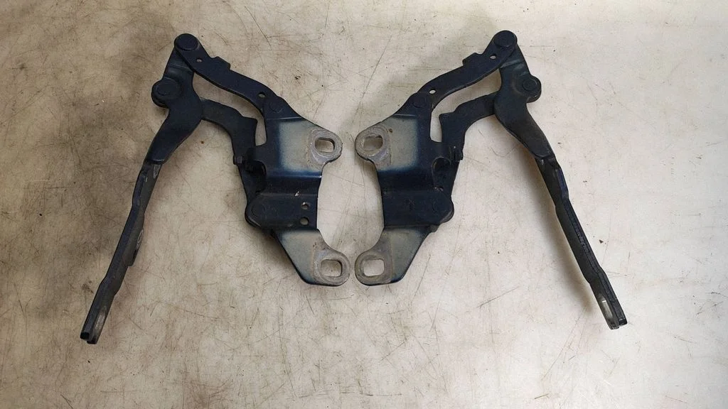 Mootorikapoti hinged 7115263