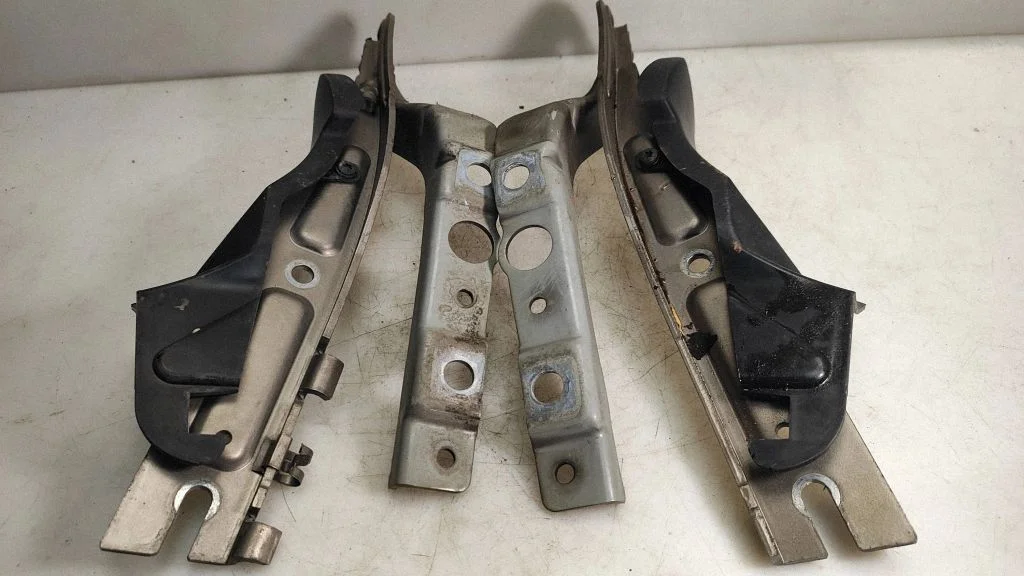 Mootorikapoti hinged 9640968880