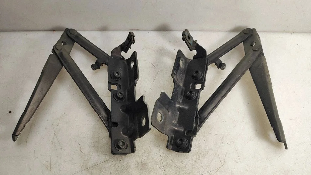 Mootorikapoti hinged 13248766