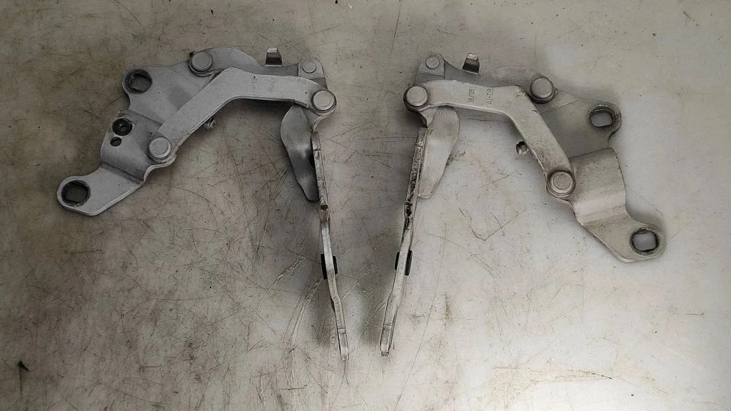 Mootorikapoti hinged 7060560
