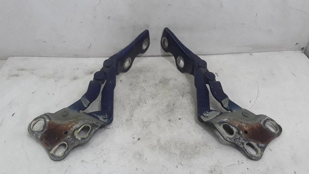 Engine bonnet/hood hinges – Opel Meriva A (2003-2010)
