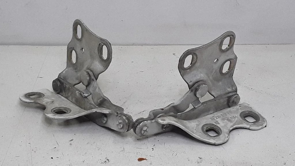 Engine bonnet/hood hinges – Opel Meriva A (2003-2010)