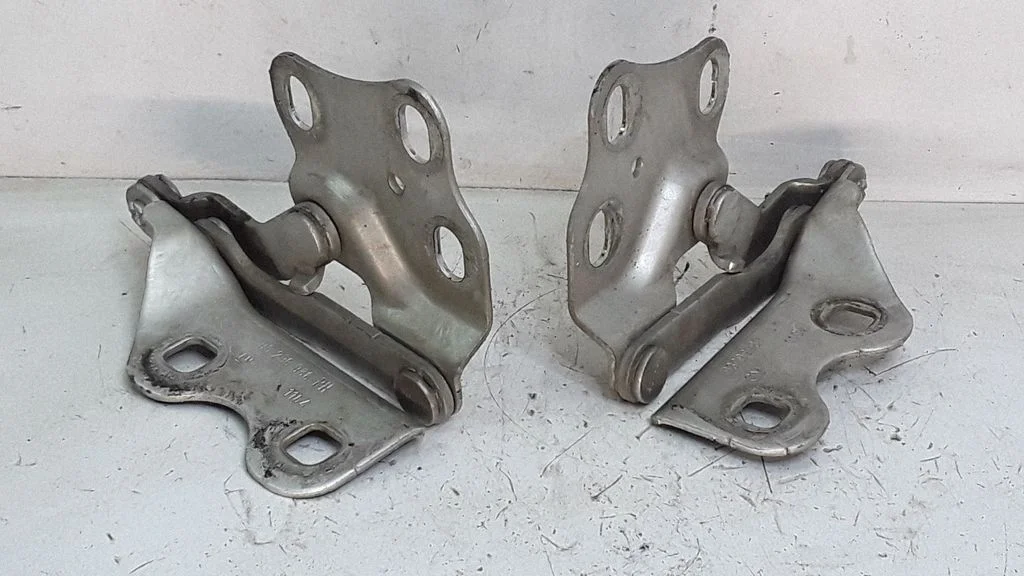 Engine bonnet/hood hinges – Opel Meriva A (2003-2010)