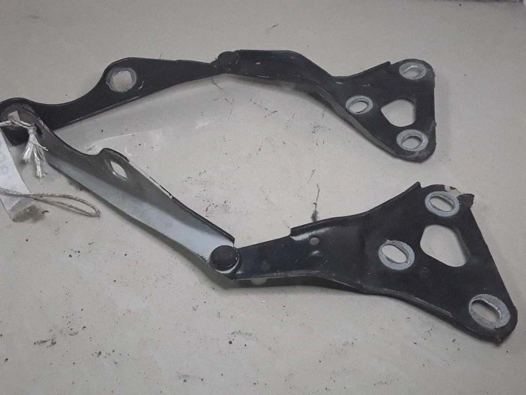 Engine bonnet/hood hinges – Opel Zafira A (1999-2005)