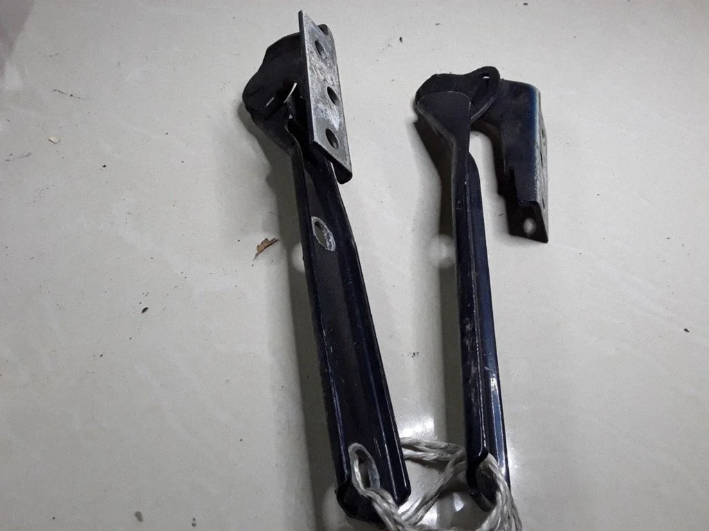 Mootorikapoti hinged – Volkswagen Passat B5.5 (2001-2005)