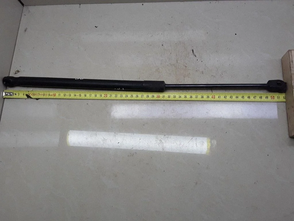 Mootorikapoti amortisaator – Opel Astra H (2004-2012)