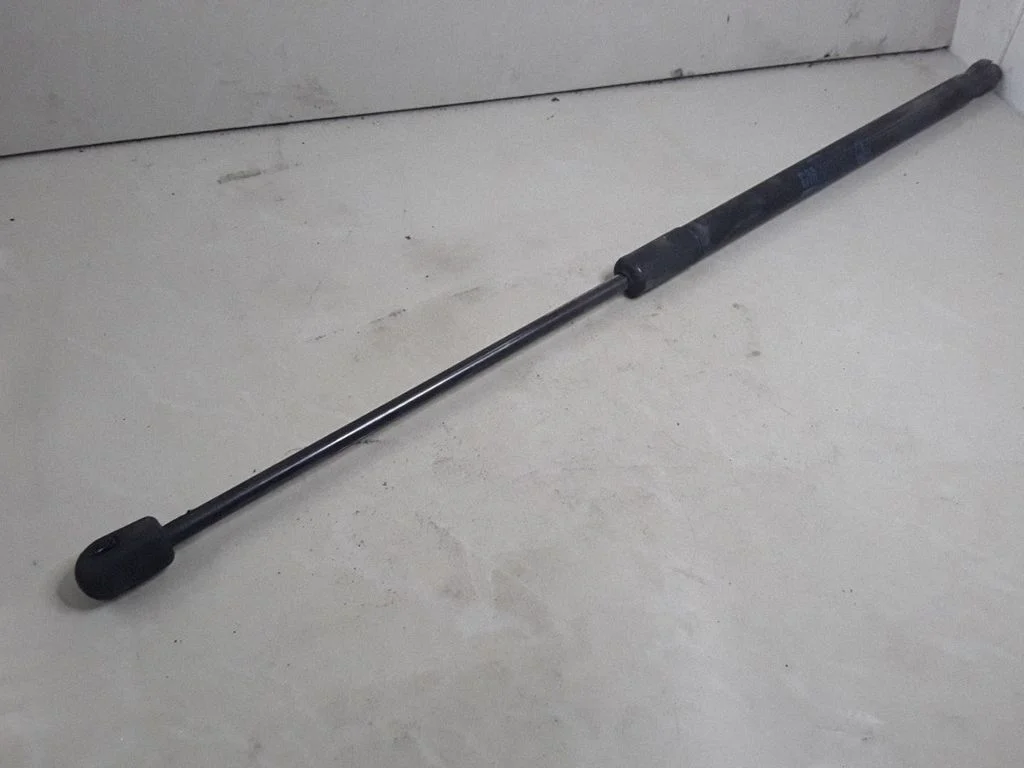 Mootorikapoti amortisaator – Opel Astra H (2004-2012)