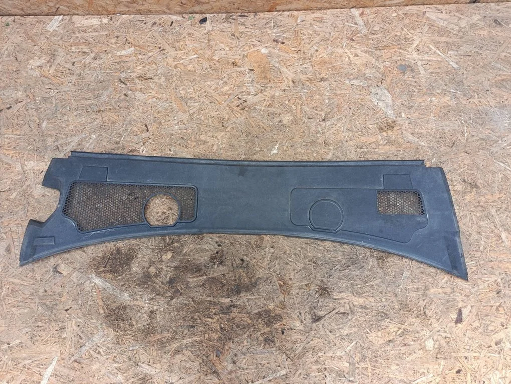 Wiper trim – Audi A6 Allroad C6 (2006-2011)