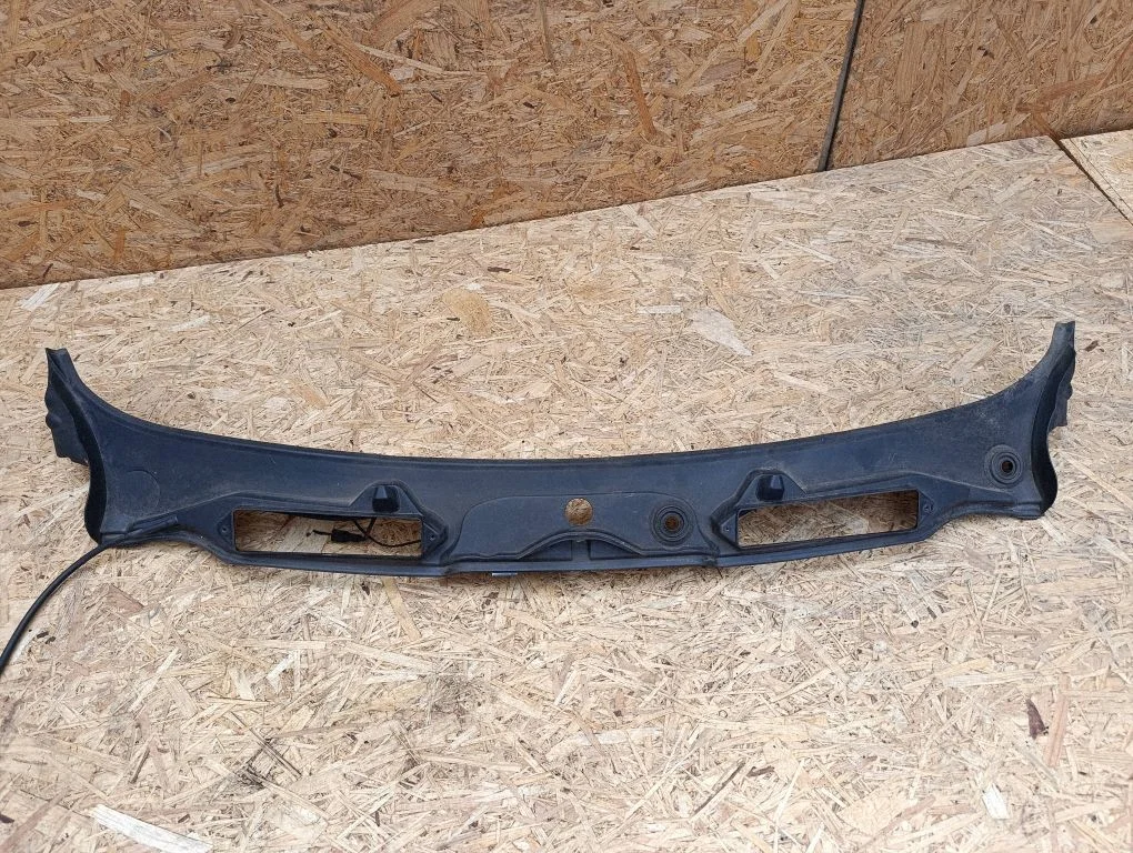 Wiper trim – BMW 3 Series E90 E91 (2005-2012)