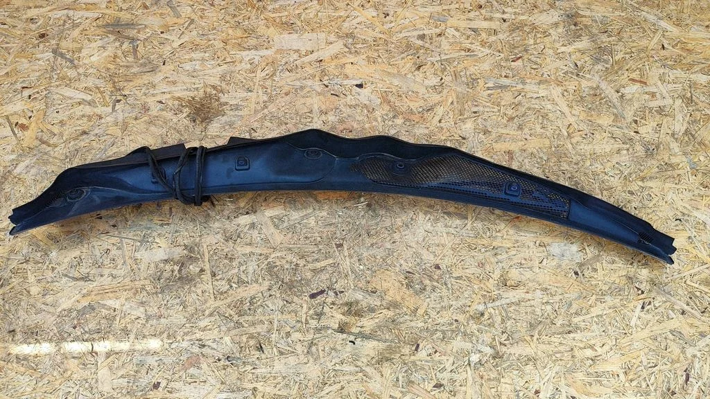 Wiper trim – Mercedes-Benz E-Class W212 (2009-2016)