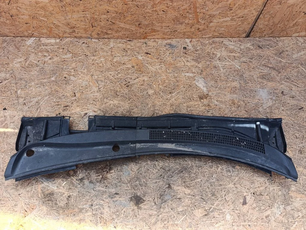 Wiper trim – Toyota Avensis T270 (2009-2012)