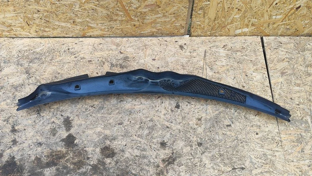 Wiper trim – Mercedes-Benz E-Class W212 (2009-2016)