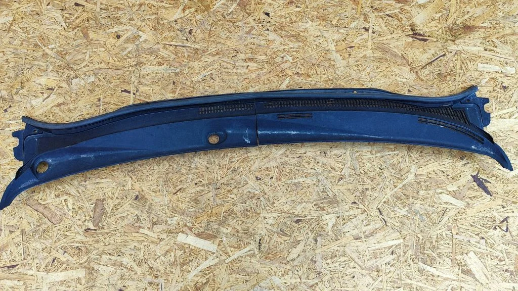 Wiper trim – Toyota Avensis T250 (2006-2009)