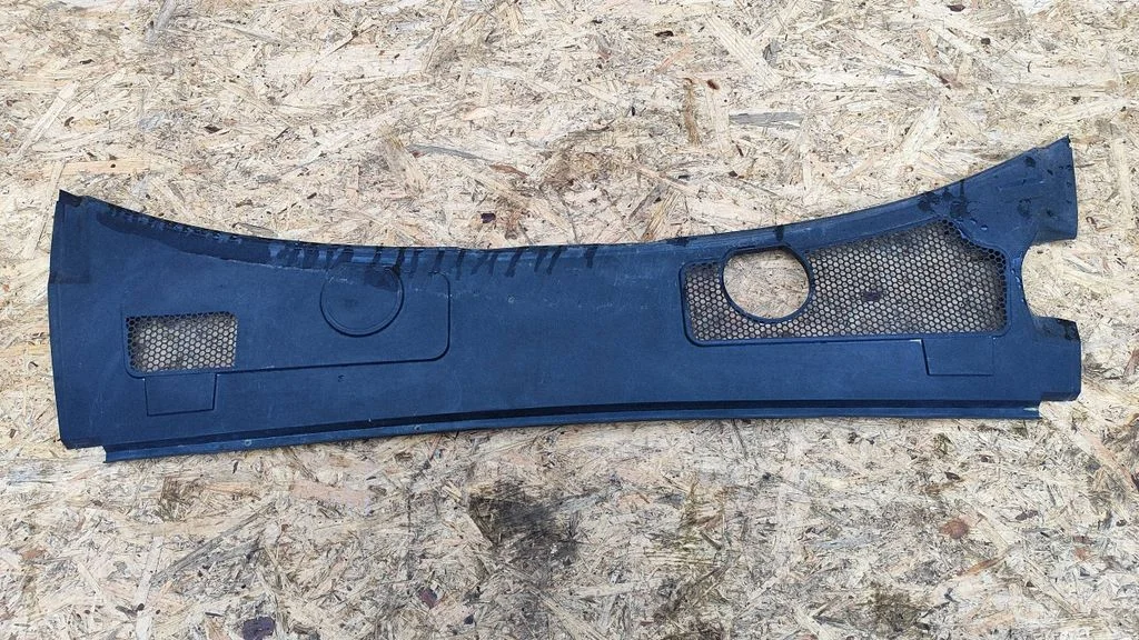 Wiper trim – Audi A6 Allroad C5 (1999-2005)