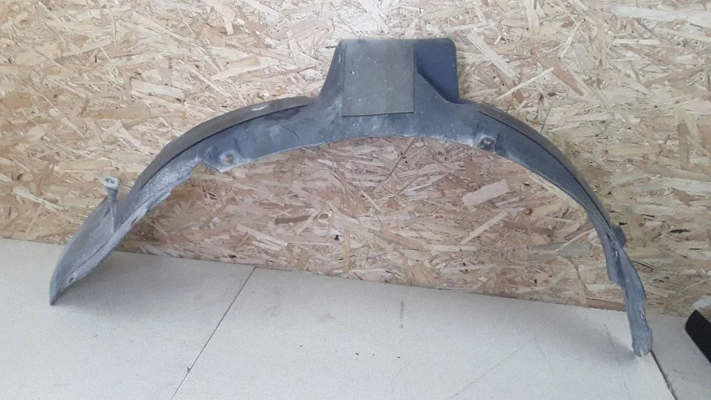 Esimene rattakoopa katteliist / porikaitse 7M0809957
