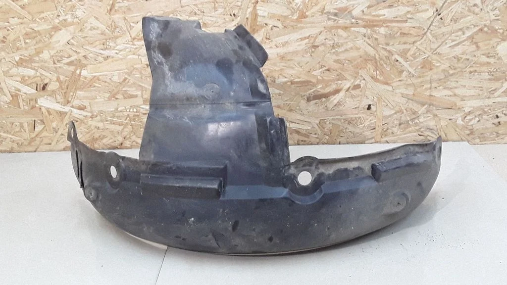 Nadkole przednie 7700836703 – Renault Clio II (1998-2001)