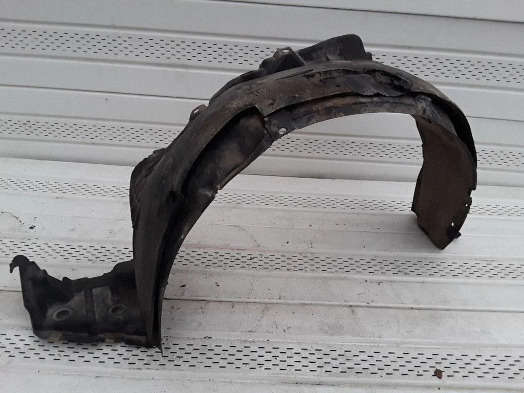 Front wheel arch liner splash guards 63841AV500