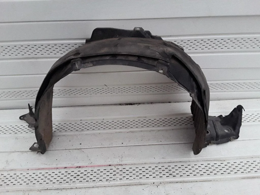 Front wheel arch liner splash guards 63840AV600