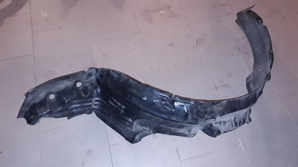 Front wheel arch liner splash guards 638429F500