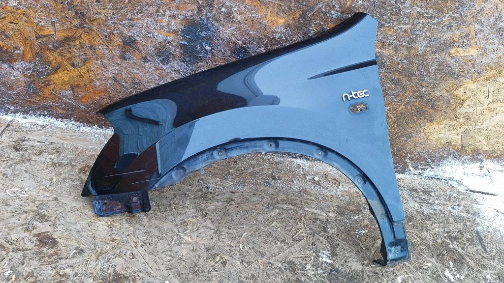 Fender – left