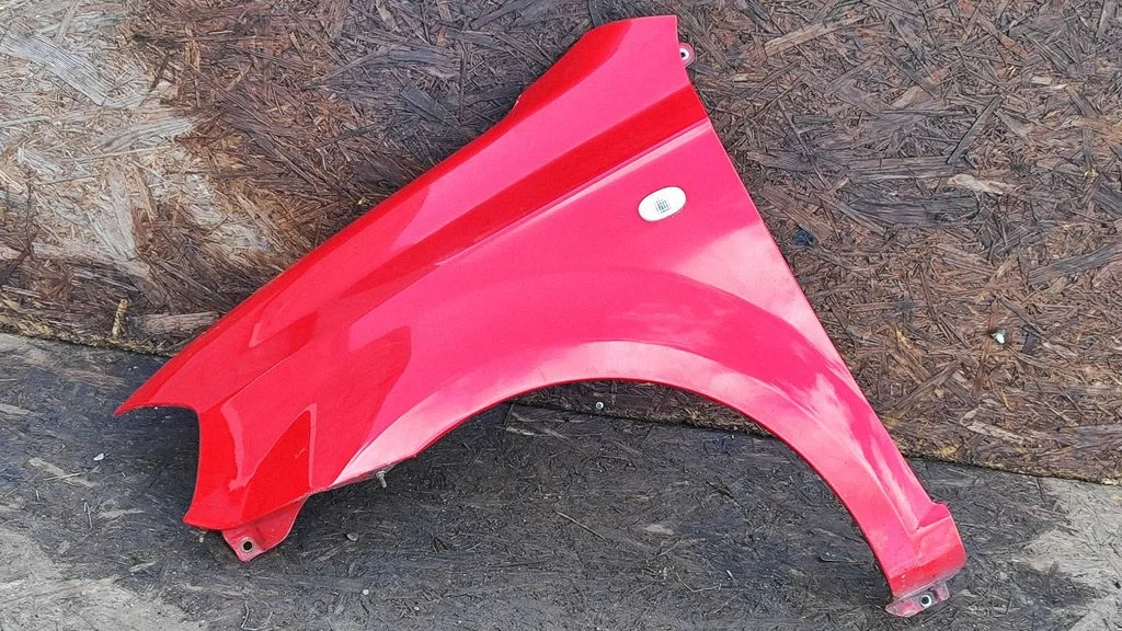 Fender – left