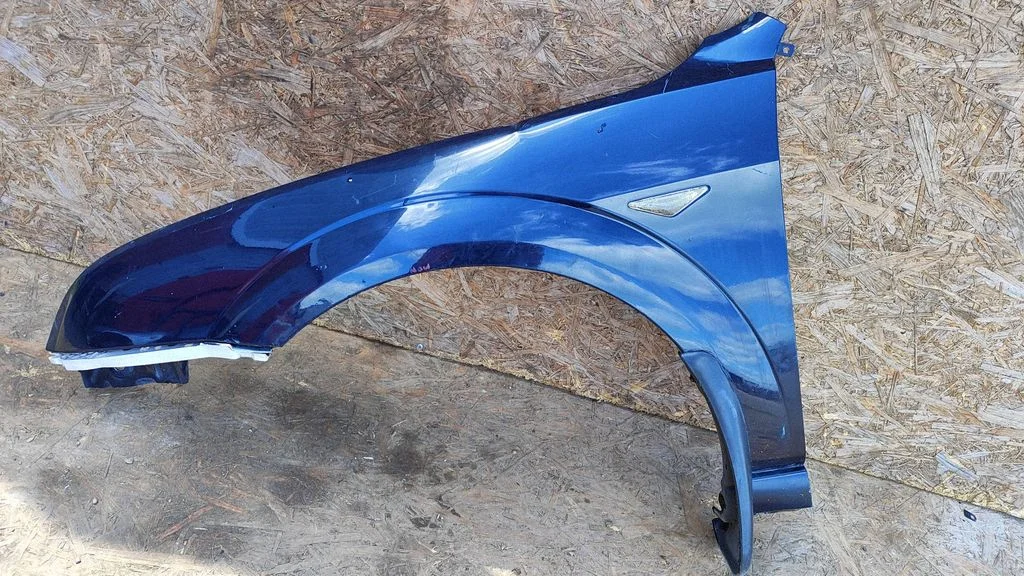 Fender – left