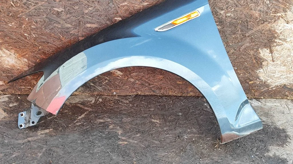 Fender – left