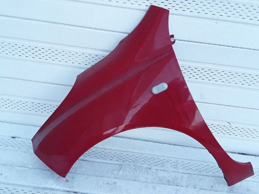 Fender – left