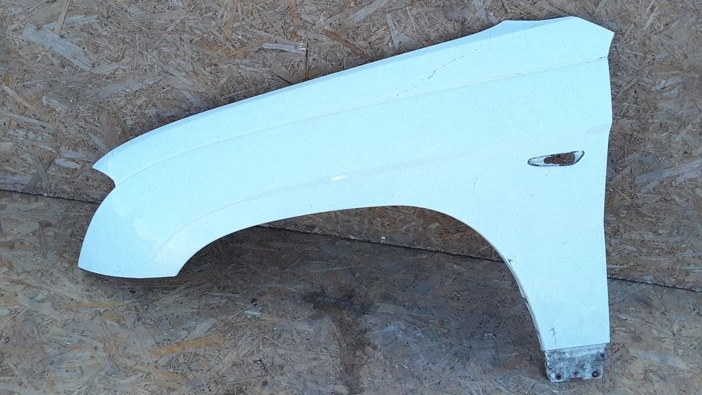 Fender – left
